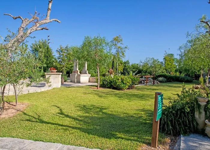 Masseria L'uliveto Agri Hotel 3*