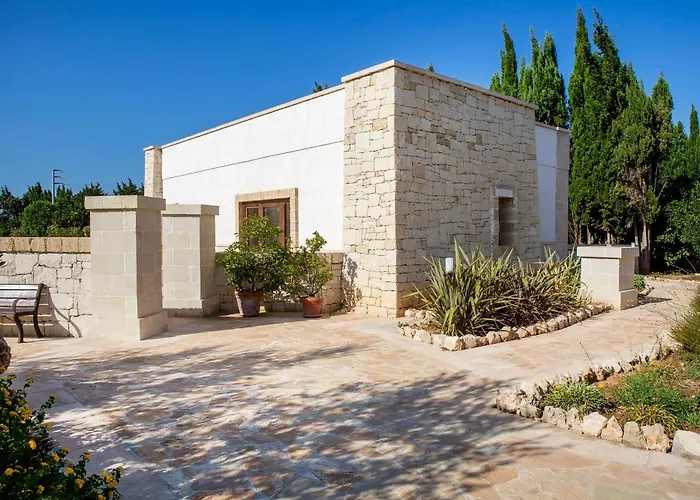 Hotel Masseria L'uliveto Agri 3*