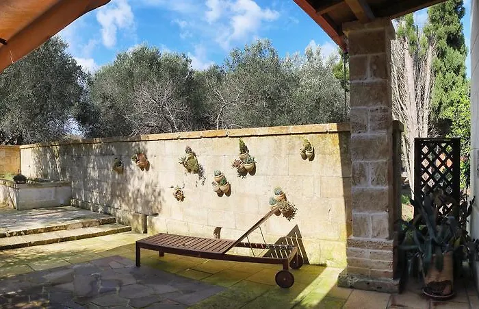 Hotel Masseria L'uliveto Agri 3*