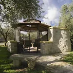 Hotel Masseria L'uliveto Agri 3*