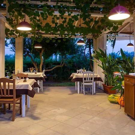 Masseria L'uliveto Agri מלון 3*