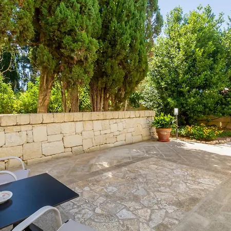 فندق Masseria L'uliveto Agri 3*