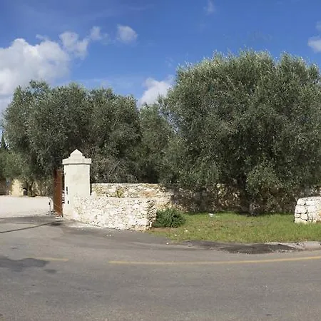 מלון Masseria L'uliveto Agri אוטרנטו